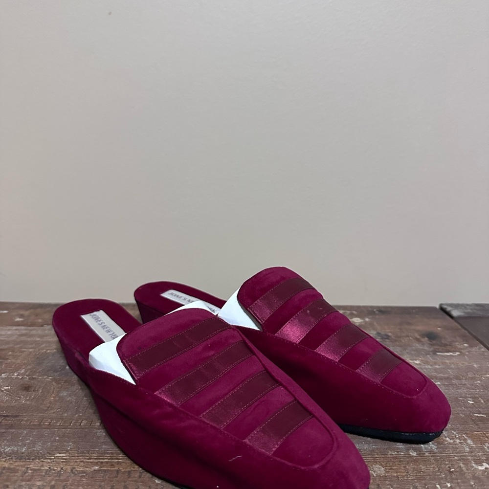 Jones New York Burgundy Slippers women’s size 9-10 NEW